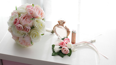 bridal-perfume-flowers-posy.jpg